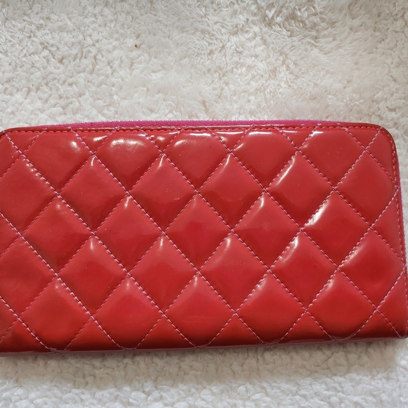 Chanel authentic zipper wallet - Picture 2 of 4